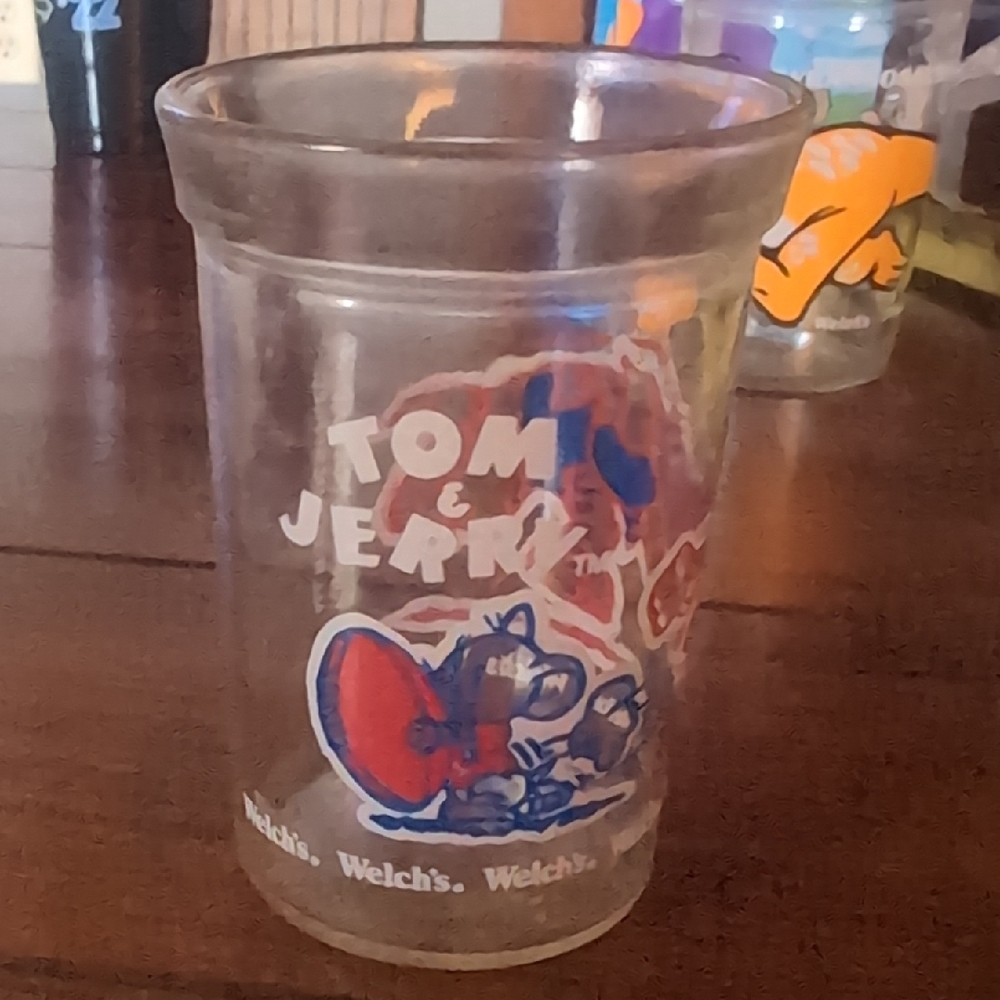 Vintage 1991 Tom and Jerry Welch's Glass